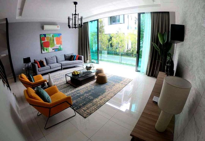 New 3 Storey Landed House at Puchong, Big Build Up size 3800 sq feet