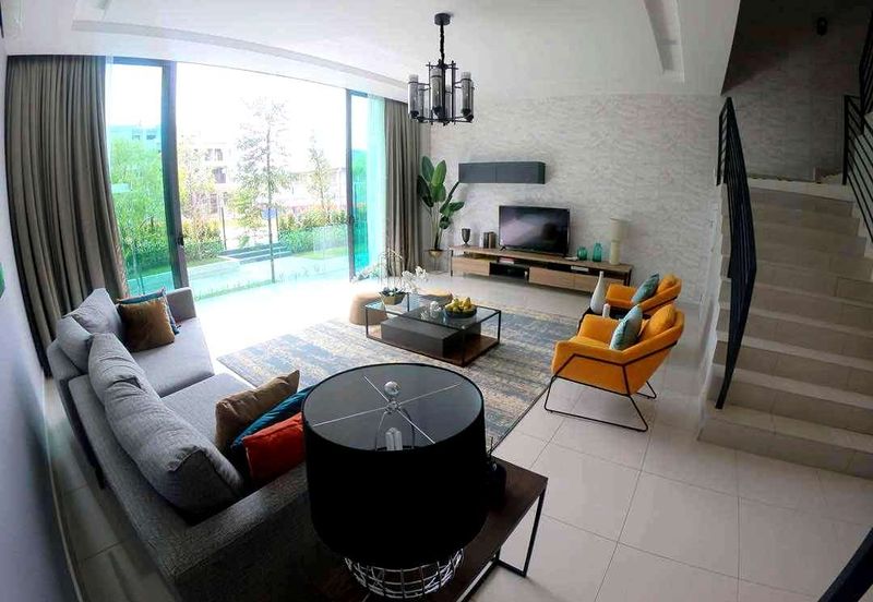 New 3 Storey Landed House at Puchong, Big Build Up size 3800 sq feet