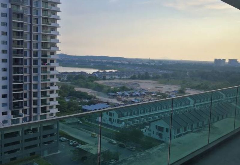 [ VERY BIG 2100sf ] PUCHONG CONDO 4ROOM 4BATH