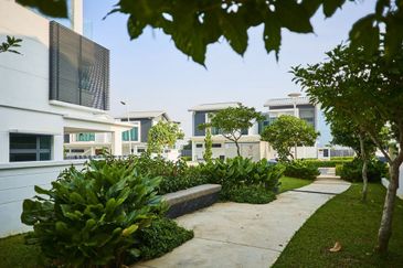 [Foreigner Can Buy] Cyberjaya Semi D House, Landed