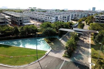 Cyberjaya Corner Superlink House 3 Storey