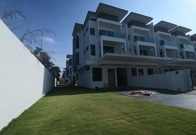 Reflexion Xania Superlink Puchong House, Puchong