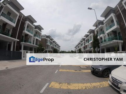 Puchong 3 Storey Superlink House Near Cyberjaya Pu, Selangor, Puchong South