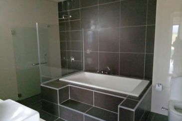 Saujana impian Golf resort Brymwood 2 storey Semi D House, Near Cheras Kajang