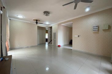 [ 40x75 ] Specious Renovated Saujana impian Semi D