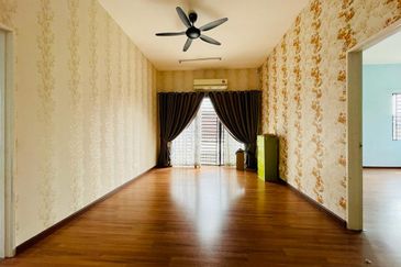 [ 40x75 ] Specious Renovated Saujana impian Semi D