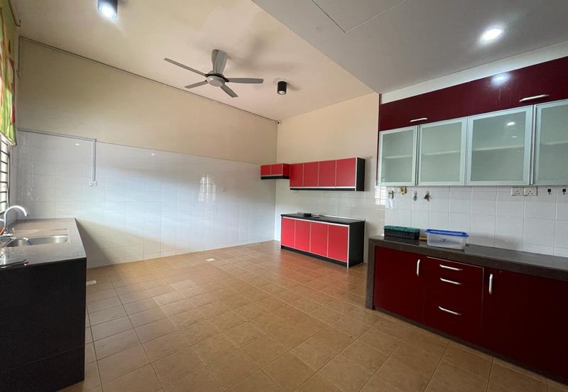 [ 40x75 ] Specious Renovated Saujana impian Semi D