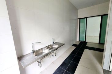 Saujana Impian Golf Resort Semi D House For Sale