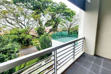 Saujana Impian Golf Resort Semi D House For Sale