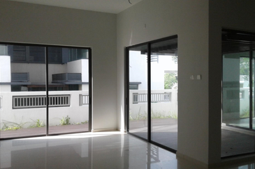 Saujana Impian Golf Resort Semi D House For Sale