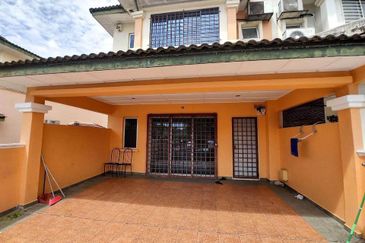 Prima Saujana 2 Storey Terrace House End lot