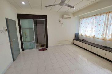 Prima Saujana 2 Storey Terrace House End lot