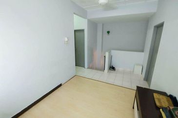 Prima Saujana 2 Storey Terrace House End lot