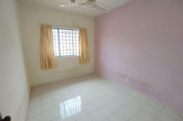 Prima Saujana 2 Storey Terrace House End lot