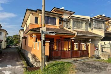 Prima Saujana 2 Storey Terrace House End lot
