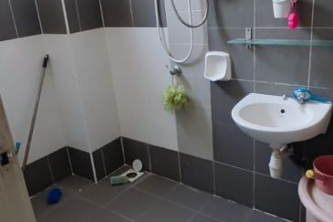 44x49 Big Sized Semi-D, 2713 sq feet, Jln Kemudi, Kerling, Selangor