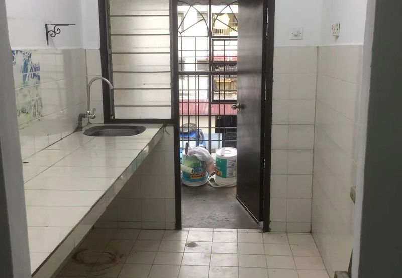 1st Floor 645sqft Pangsapuri Palma (Freehold) Bandar Country Homes