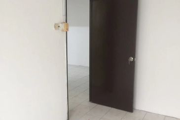 1st Floor 645sqft Pangsapuri Palma (Freehold) Bandar Country Homes
