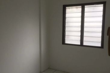 1st Floor 645sqft Pangsapuri Palma (Freehold) Bandar Country Homes