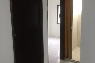 1st Floor 645sqft Pangsapuri Palma (Freehold) Bandar Country Homes