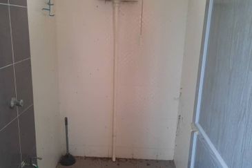 TAMAN CAHAYA KRISTAL