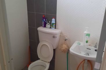 TAMAN CAHAYA KRISTAL