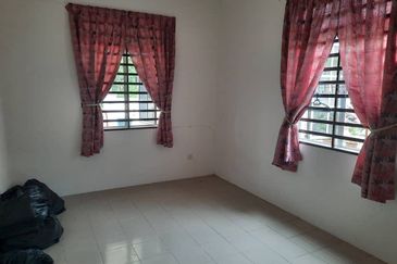 TAMAN CAHAYA KRISTAL