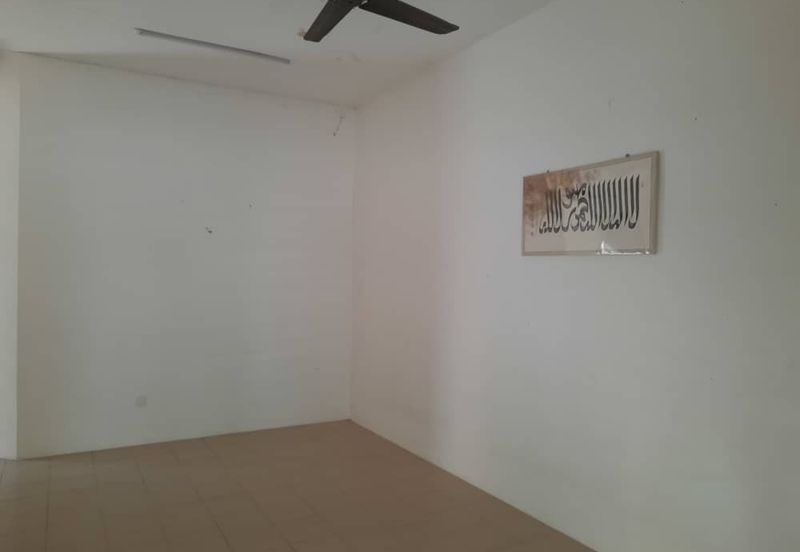 TAMAN CAHAYA KRISTAL