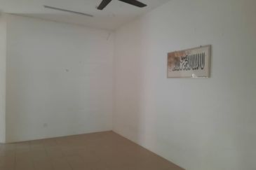 TAMAN CAHAYA KRISTAL