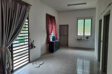 TAMAN CAHAYA KRISTAL