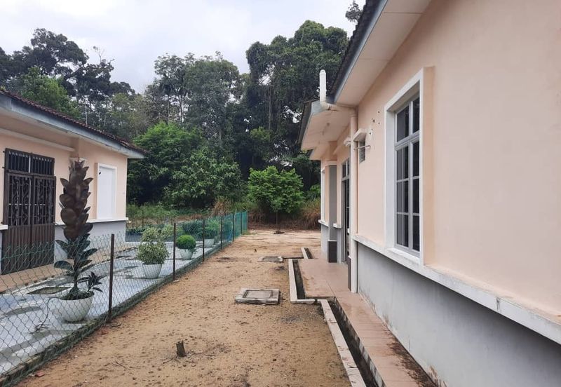 TAMAN CAHAYA KRISTAL