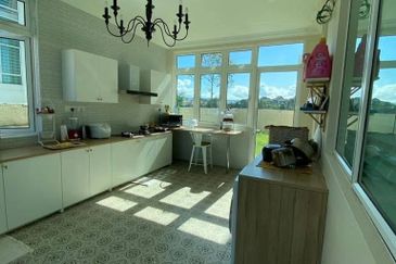 [FULLY FURNISHED] 3 Storey Bungalow @ Avenue 6 Lake Valley Cheras