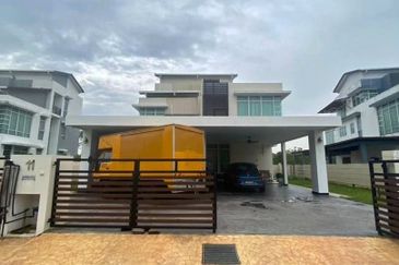 [FULLY FURNISHED] 3 Storey Bungalow @ Avenue 6 Lake Valley Cheras