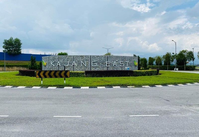 [ Fully Renovated ] Kajang East Terrace House for Sale, Freehold, with Clubhouse facilities