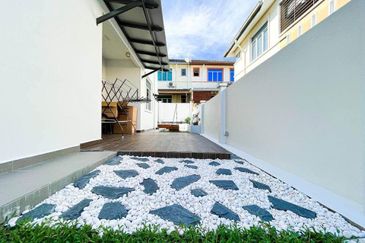 Full Renovated | Jelok Impian Kajang 2 storey Semi D House For Sale