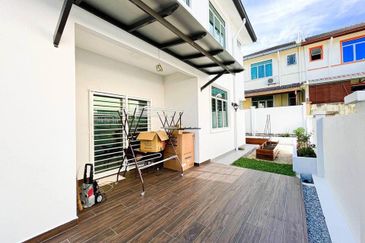 Full Renovated | Jelok Impian Kajang 2 storey Semi D House For Sale