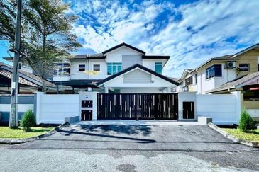 Full Renovated | Jelok Impian Kajang 2 storey Semi D House For Sale