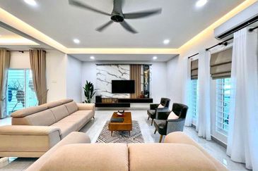 Full Renovated | Jelok Impian Kajang 2 storey Semi D House For Sale