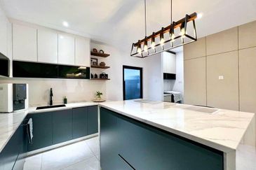 Full Renovated | Jelok Impian Kajang 2 storey Semi D House For Sale