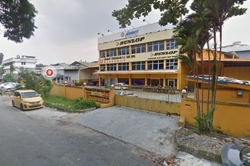 Kepong Detached Factory / Warehouse