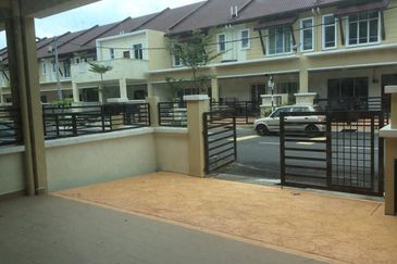 Puncak Saujana 2.5 Storey Superlink Terrace House