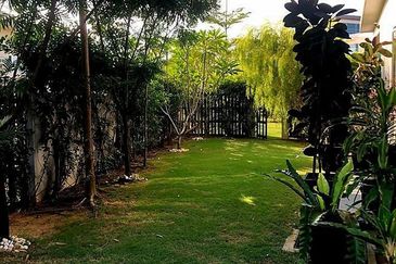 Perdana Lakeview East Cyberjaya 2.5 Storey Semi D