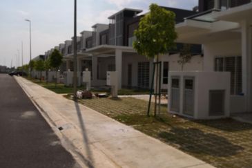 Cybersouth Casaview Terrace House 2 storey 20x70 For Sale