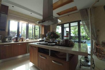 Fully Renovate | Bungalow Perdana Lakeview East Cyberjaya