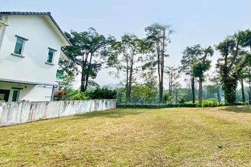 Direct Golf-course View | Saujana Impian Golf and Country Resort Bungalow Land