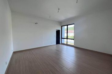 Under Valued | Perdana Height Shah Alam Semi D & Bungalow