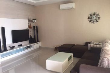 [Full Renovated ] Palmwalk Sungai Long 20x70 | 2 storey Terrace House For Sale