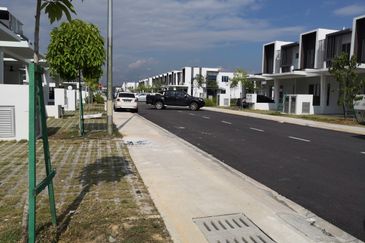 Casaview Cybersouth Cyberjaya 2 storey terrace house 20x70 for SALE