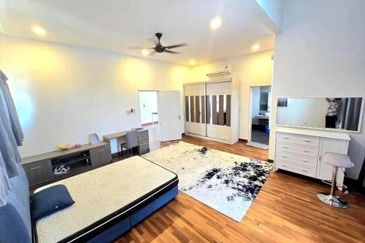 Fully Renovated 2 Storey Semi D Garden Residence Evergreen