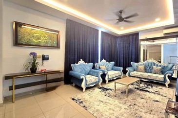 Fully Renovated 2 Storey Semi D Garden Residence Evergreen